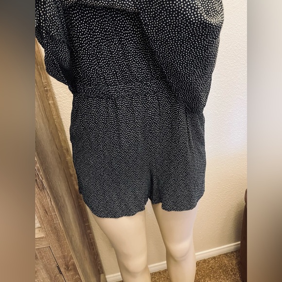 Loft Black White Polka Dot Open Back Romper Sz M Sleeveless Scoop Neck Pockets - Picture 3 of 16